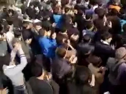 فري برس حماة كفرزيتا مظاهرة ثوار البلدة للمطالبة باسقاط النظام 24 12 2011