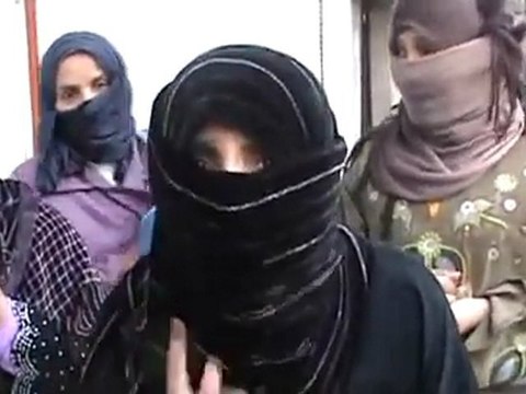 فري برس حمص باباعمرو نساء الحي تستغيث 24 12 2011