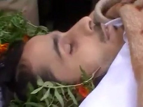 فري برس حمص تلبيسة الشهيد فهد ديربعلباوي وصلاة الجنازة 24 12 2011