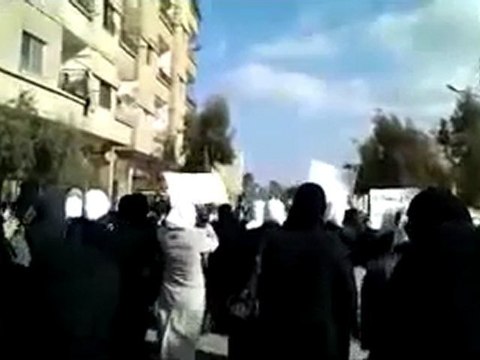 فري برس ريف دمشق داريا مظاهرة نسائية السبت 24 12 2011 ج3