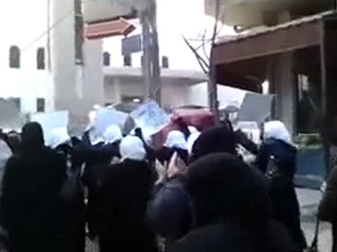فري برس ريف دمشق داريا مظاهرة نسائية السبت 24 12 2011 ج7