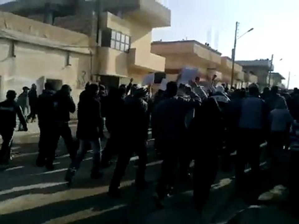 فري برس   مدينة الحسكة حي غويران 24 12 2011