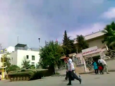 فري برس ريف دمشق انتشار الجيش في الزبداني ساحة المحطة 24 12 2011 ج3