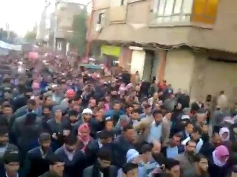 فري برس ريف دمشق دوما تشيع الشهداء سامر عز الدين و حامد السليك 24 12 2011 ج1