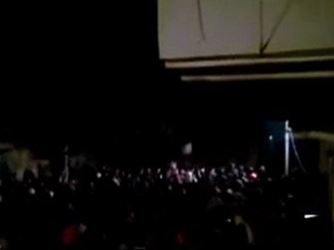 فري برس حماة جنوب الملعب مسائية ثوار الحي نصرة لبابا عمرو الجريحة 26 12 2011