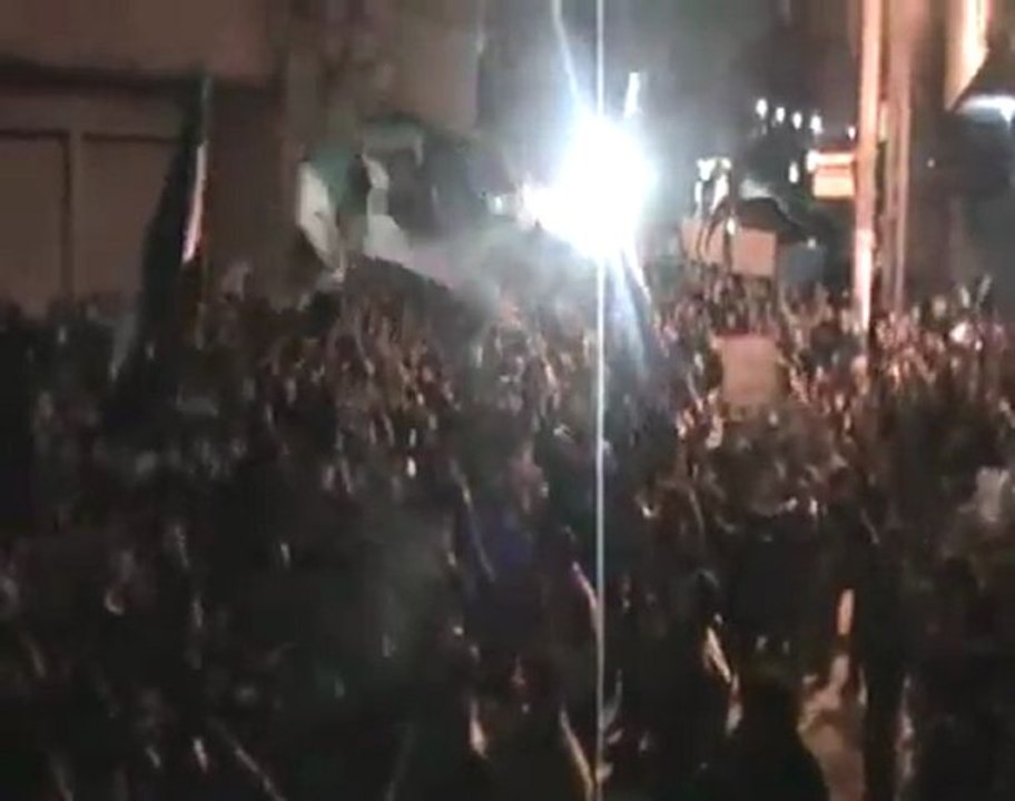 فري برس   غوطة دمشق  سقبا مسائية أحرار سقبا و حمورية 26 12 2011 ج3