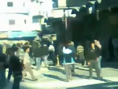 فري برس حماه محاولة وصول الأبطال لساحة العاصي 27 12 2011