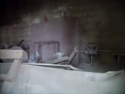 فري برس حمص حي عشيرة قصف عشوائي على المنازل الامنة26 12 2011