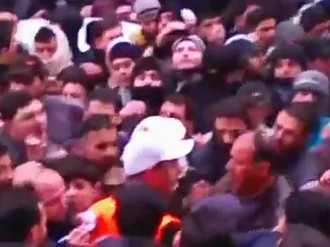 فري برس ريف دمشق حرستا يهتفون لدوما بحضور وفد الجامعة العربية 30 12 2011