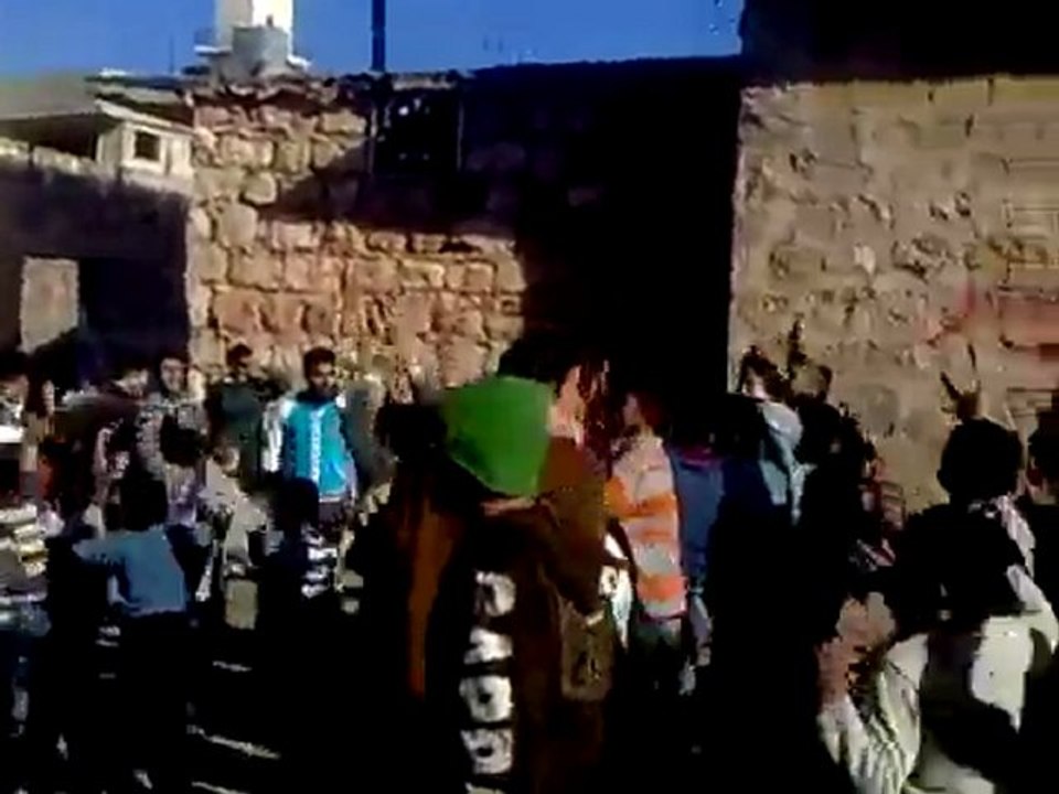 فري برس   حلب   الأتارب مظاهرة طلابية 27 12 2011 ج1