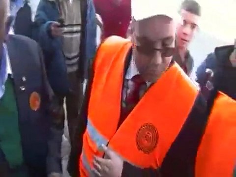 فري برس حمص باباعمرو الأهالي مع لجنة المراقبين 27 12 2011