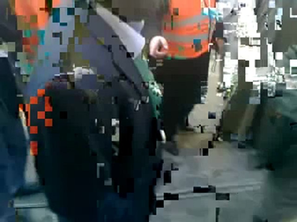 فري برس   حمص باباعمرو شاهد عيان مع لجنة المراقبين العرب 27 12 2011