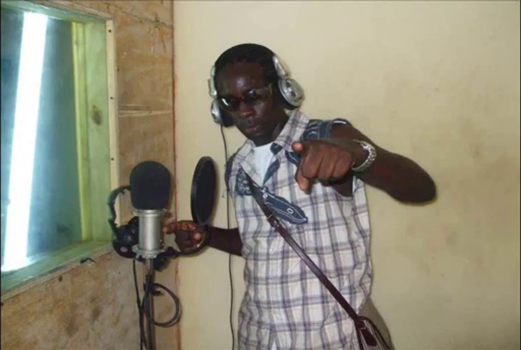 Sentenal ft  Dwayno an medallion - Diffrent Medz Entertainment