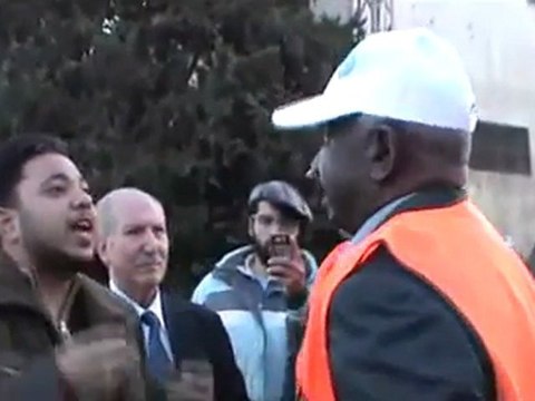 فري برس ‏ باباعمرو هام خالد أبو صلاح مع رئيس الوفد 28 12 2011