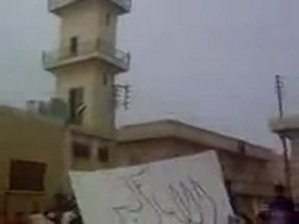 فري برس   ‏ حلب الأتارب مظاهرة أربعاء زلزال الوفاء لشهيد الشهباء تكبير المآذن و الدعاء لبابا عمرو 28 12 2011