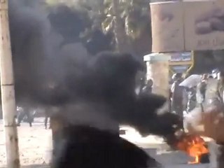 فري برس   ‏ حماة مواجهات عنيفة مع الامن وسحب الدخان تملا البارود 28 12 2011