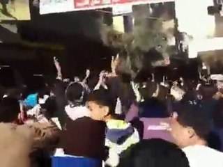 فري برس   ‏ دير الزور بداية زحف الأحرار إلى ساحة الحرية 28 12 2011