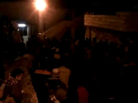 فري برس اللاذقية الحفــــة بابنا والجنكيل مظاهرة مسائية رااائعة 28 12 2011