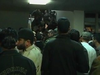 Benghazi protesters storm government HQ