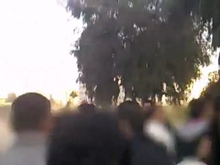فري برس   حلب فزعة طلاب الميكانيك تضامنا مع طلاب الكهرباء 29 12 2011 ج1