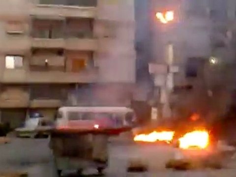 فري برس عين ترما غوطة دمشق الشرقية تحطيم اسم الاسد من دوار عين ترما اضراب الكرامة و خروج مظاهرة صباحية 29 12 2011