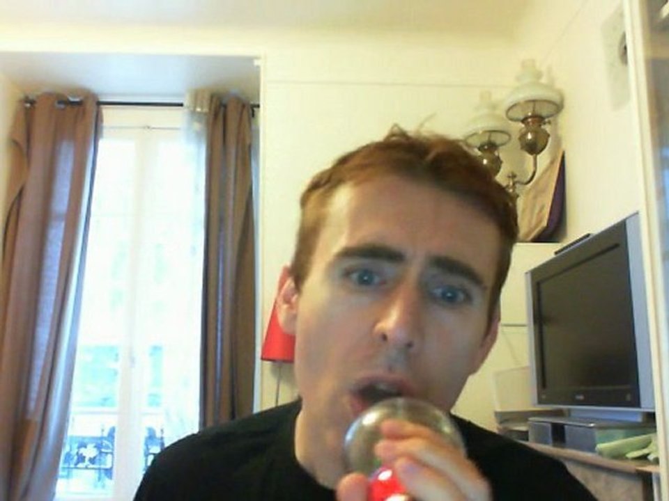 Wiwi égratigne "jouer dehors" de Mademoiselle K