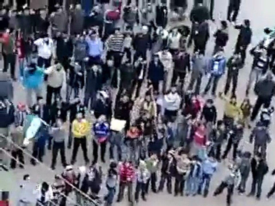 فري برس   حمص مظاهرة الوعر جديد جامع العز جمعة الزحف 30 12 2011