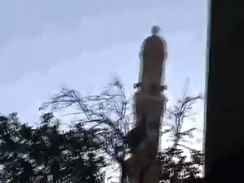 فري برس اطلاق النار على المتظاهرين مدين ادلب جمعة الزحف الى ساحات الحرية 30 12 2011