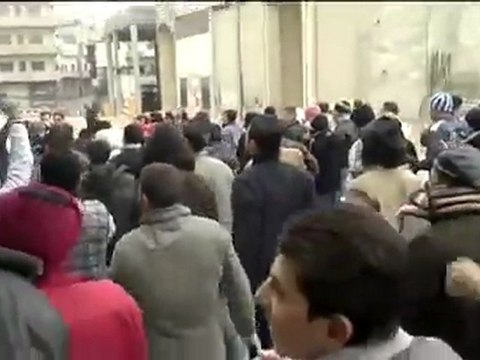 فري برس حماة هتاف للجيش الحر وحمص في وجه الأمن 30 12 2011