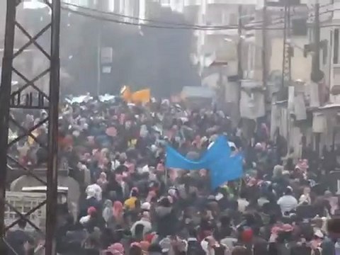 فري برس حماة جمعة الزحف عشرات الآلاف يزحفون إلى ساحة العاصي 30 12 2011