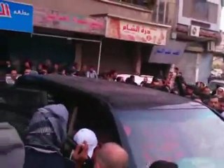 فري برس   ريف دمشق حرستا لقاء ذوي الشهداء والمعتقلين مع المراقبين 30 12 2011