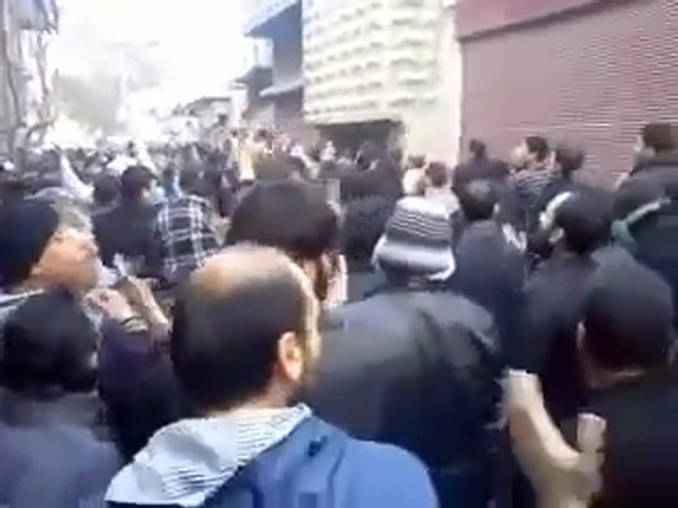 فري برس   دمشق كفرسوسة تشييع المجند الشهيد محمد تقي 31 12 2011