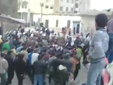 فري برس معضمية الشام مظاهراة أحرار المدينة لإستنكار عمليات الخطف التي قام بها شبيحة الأسد 31 12 2011 ج4