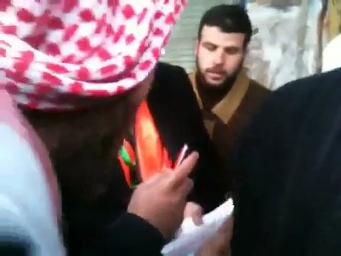 فري برس حماة لقاء الأهالي مع المراقبين 2 1 2012 ج3