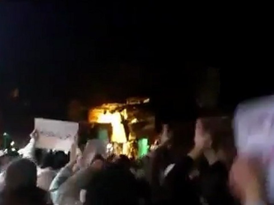 فري برس   مظاهرة رائعة في حي الميدان سوق أبو حبل والهتاف يا غليون ويا منّاع الدم السوري ما ينباع 2 1 2012