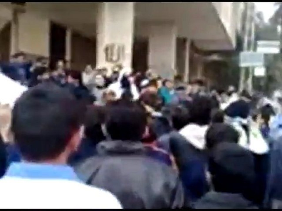 فري برس   معضمية الشام مظاهرة أحراروحرائر المدينة لطلب الإفراج عن المعتقلين ونصرة لكافة المناطق المحاصر 04 01 2012 ج5