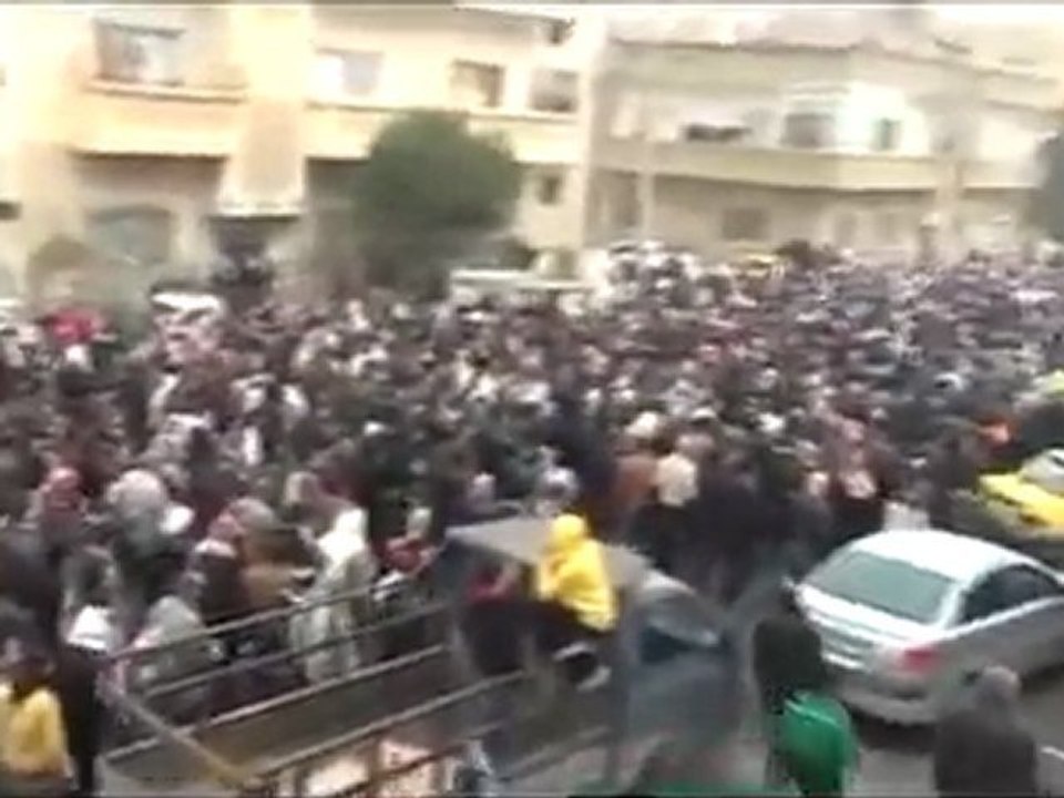 فري برس   ادلب تشييع الشهيدين عبد الحميد ربوع ويامن الخلف 4 1 2012 ج1