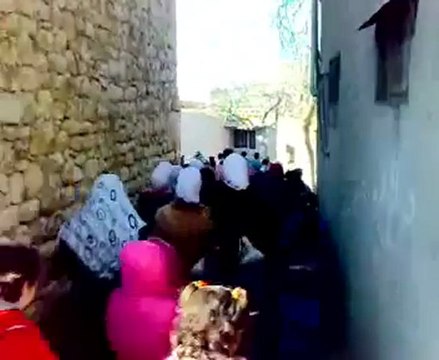 فري برس اللاذقية الحفة بابنا والجنكيل مظاهرة طلابية 5 1 2012