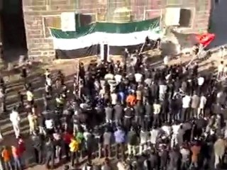 Tải video: فري برس   حوران إنخل مظاهرة رغم الحصار الأمني ومنع الصلاة جمعة إن تنصرو الله 6 1 2012ج2