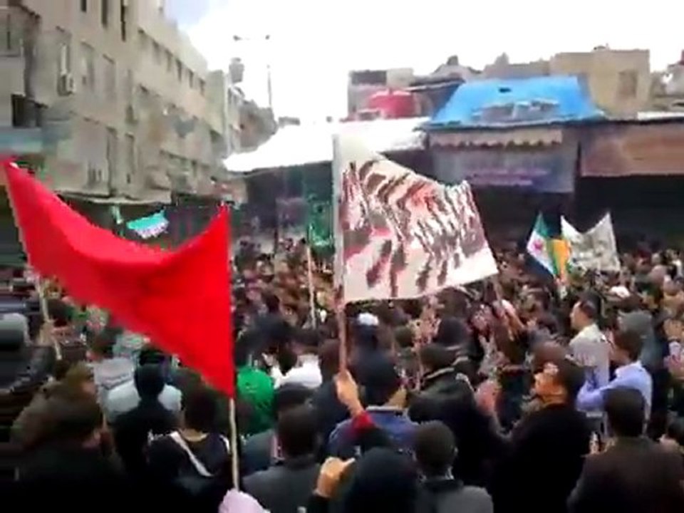 فري برس   ريف دمشق دوما    مظاهرة جامع الكبير جمعة ان تنصروا الله ينصركم 6 1 2012 2