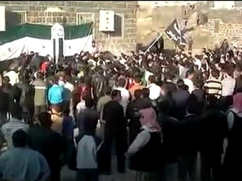 فري برس درعا إنخل مظاهرة عند جامع الهدى رغم الحصار الأمني سوريا ماعاش يلي يذلك وإحنا عايشين 8 1 2012