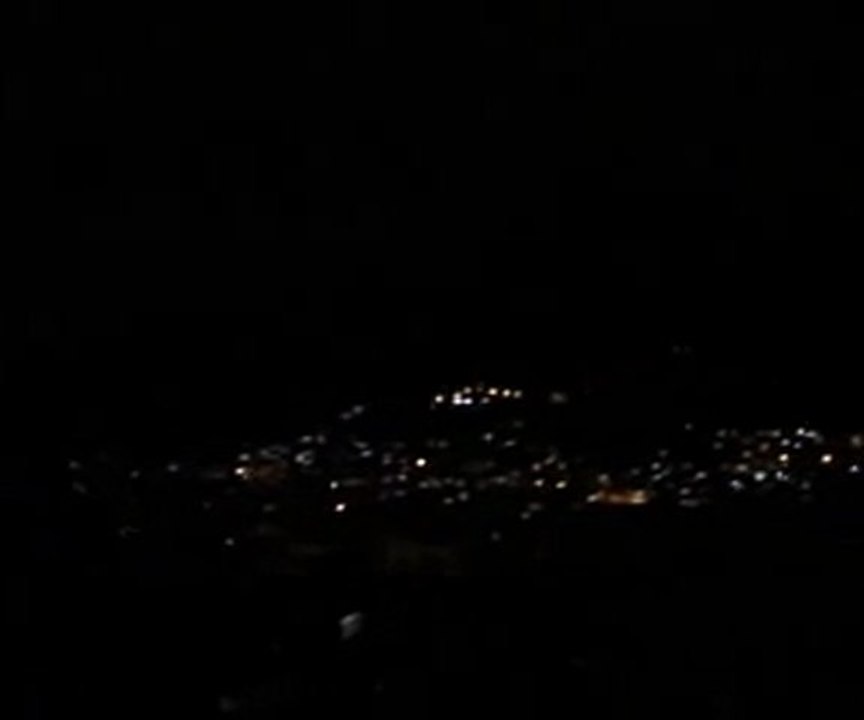فري برس   ريف دمشق مضايا  قصف بالدبابات الان على مضايا 8 1 2012