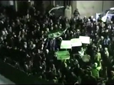 فري برس مسائية حاشدة حي برزة بدمشق نطالب بحقائب للمراقبين 8 1 2012