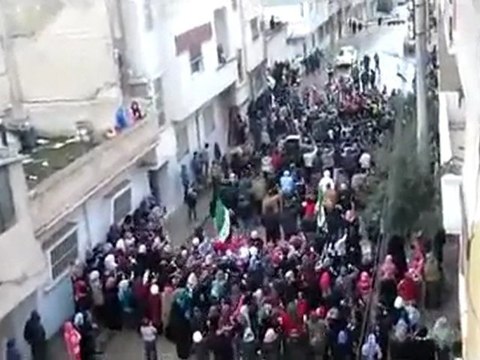 فري برس حمص المحتلة أحرار الوعر مظاهرة رداَ على قرارة المجلس الخائن العربي ونبيل الإيراني 09 01 2012 ج2