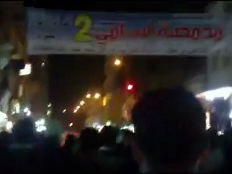 فري برس ديرالزور مظاهرة مسائية شارع التكايا وهي وياالله مانركع الا الله واحلى الهتافات 8 1 2012
