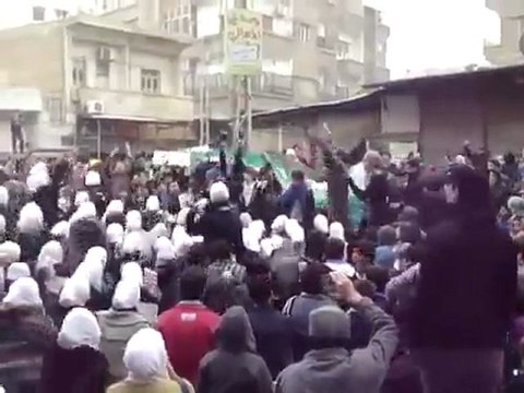 فري برس داريا مظاهرة طلابية تنادي بإسقاط النظام 10 1 2012