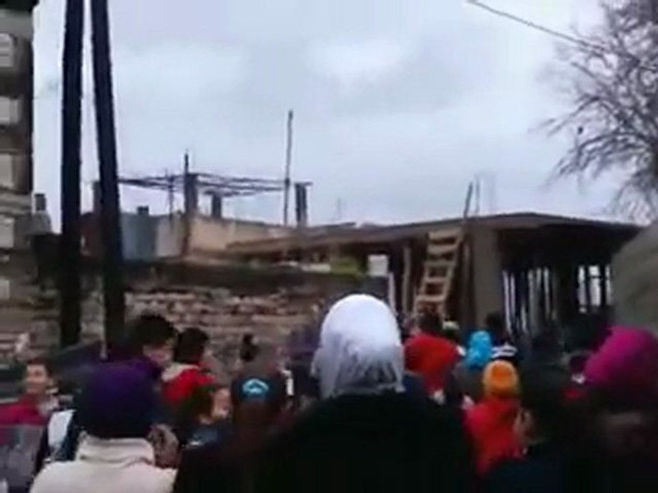 فري برس   اللاذقية الحفة   بابنا والجنكيل   مظاهرة طلابية في الأزقّة 10 1 2012