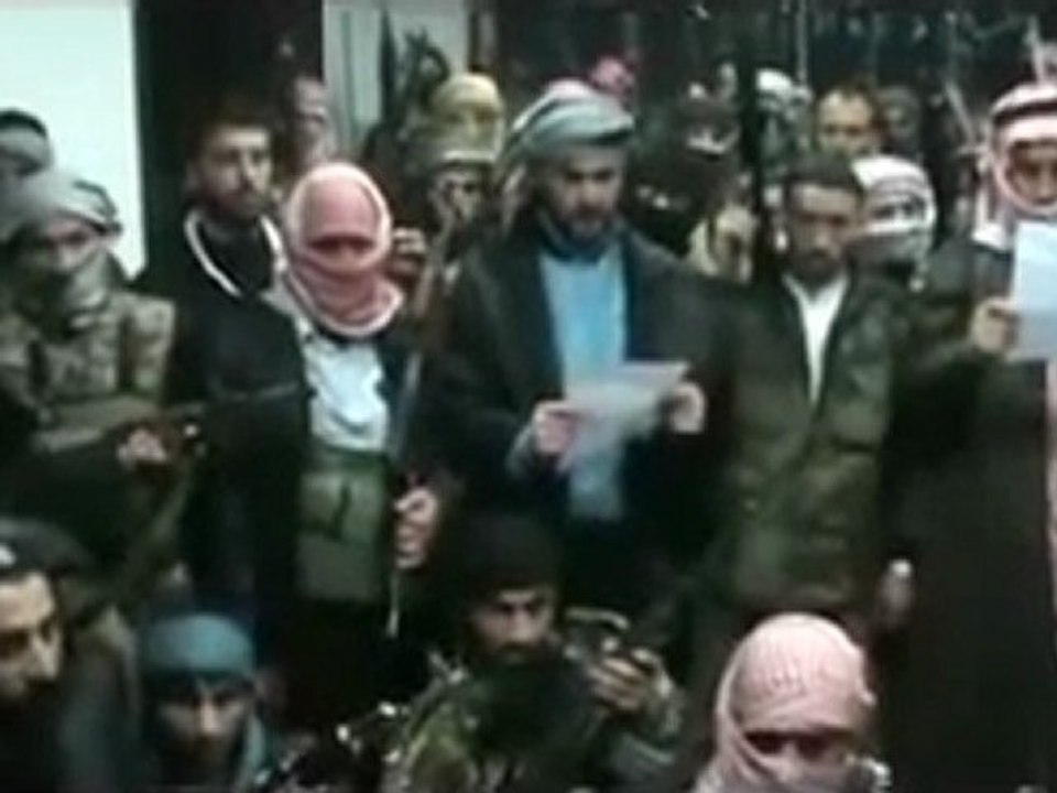 فري برس   إنشقاق جماعي بقيادة النقيب مهند العبد الله 10 01 2012