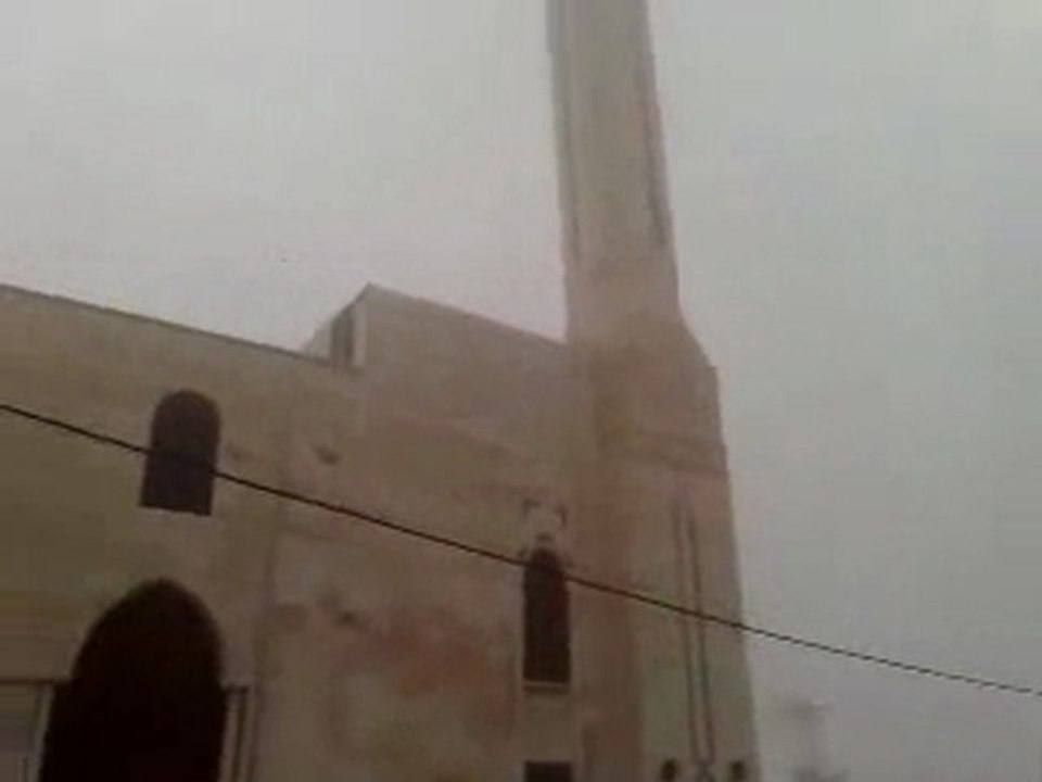 فري برس   حماة كفرنبودة قصف مأذنة و إطلاق نار كثيف 11 1 2012