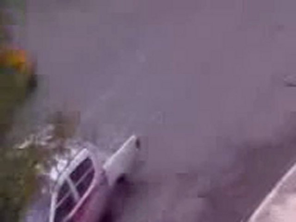 فري برس   سيارات ومصفحات الشبيحة تجوب شوارع معضمية الشام 11 1 2012